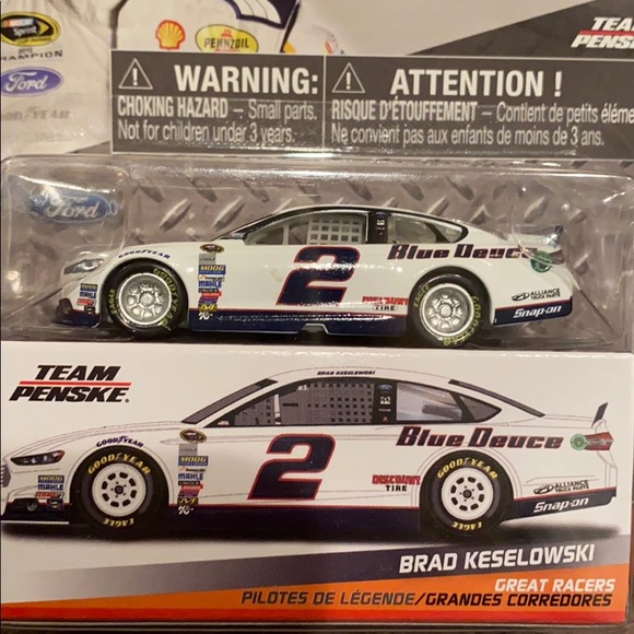 NASCAR Authentics Team Penske #2 Brad Keselowski includes collector box NWT ford - Picture 5 of 7